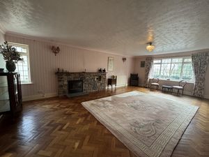 Lounge b- click for photo gallery